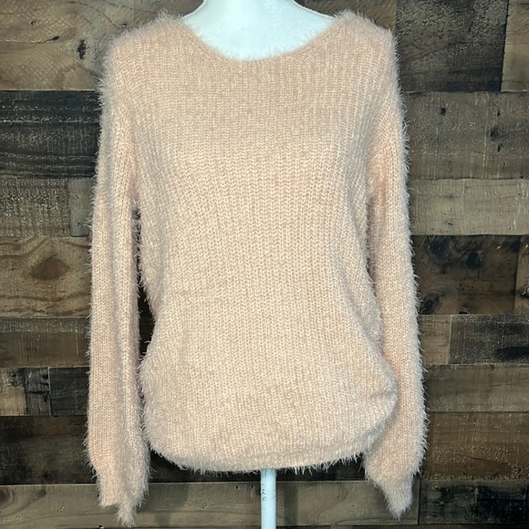 Hem & Thread Sweaters - Hem & Thread Eyelash knit twist back sweater Size Small